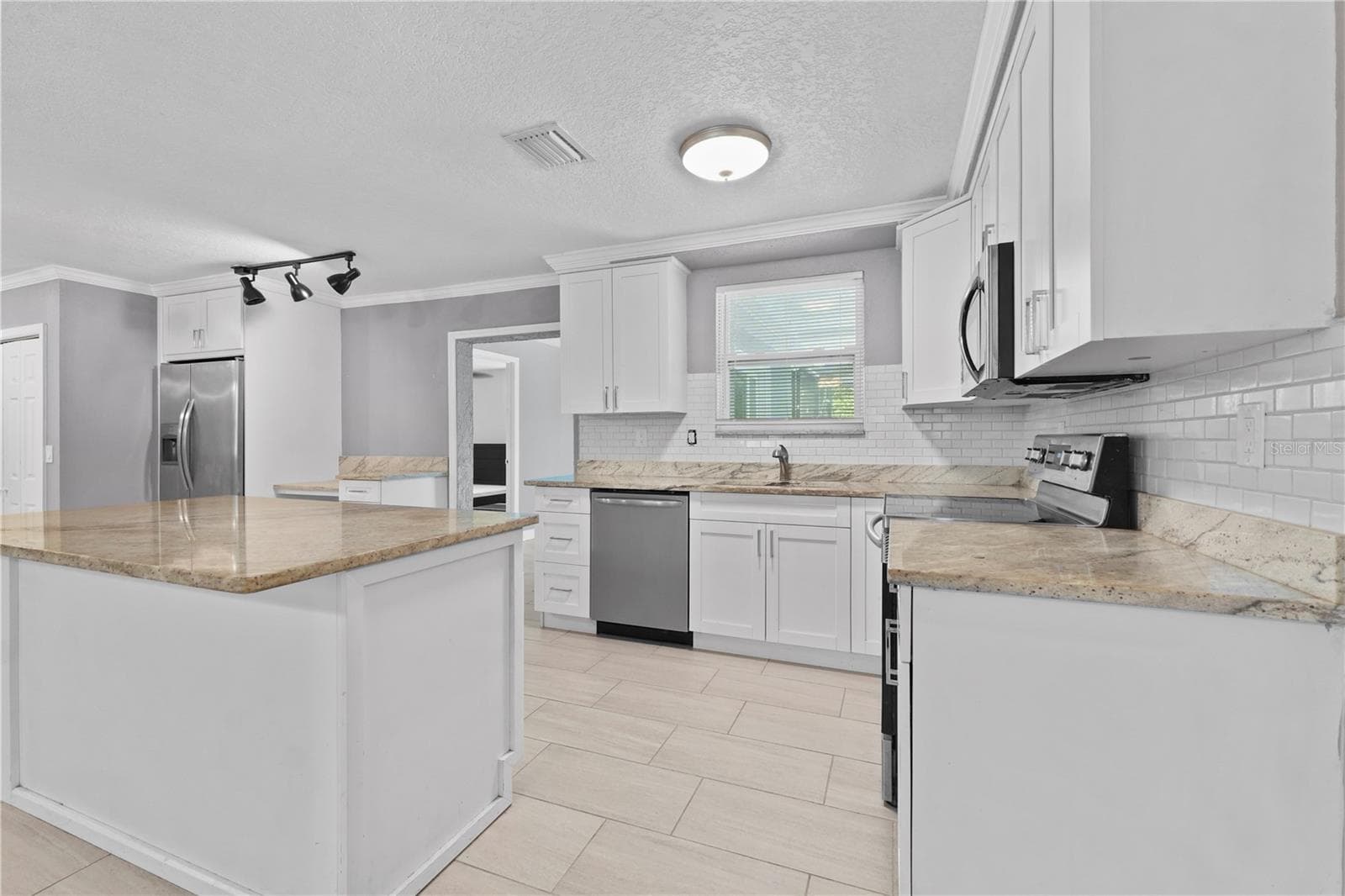 Single Family Residence at 6290 PIEDMONT DR, SPRING HILL, photo 6 of 22