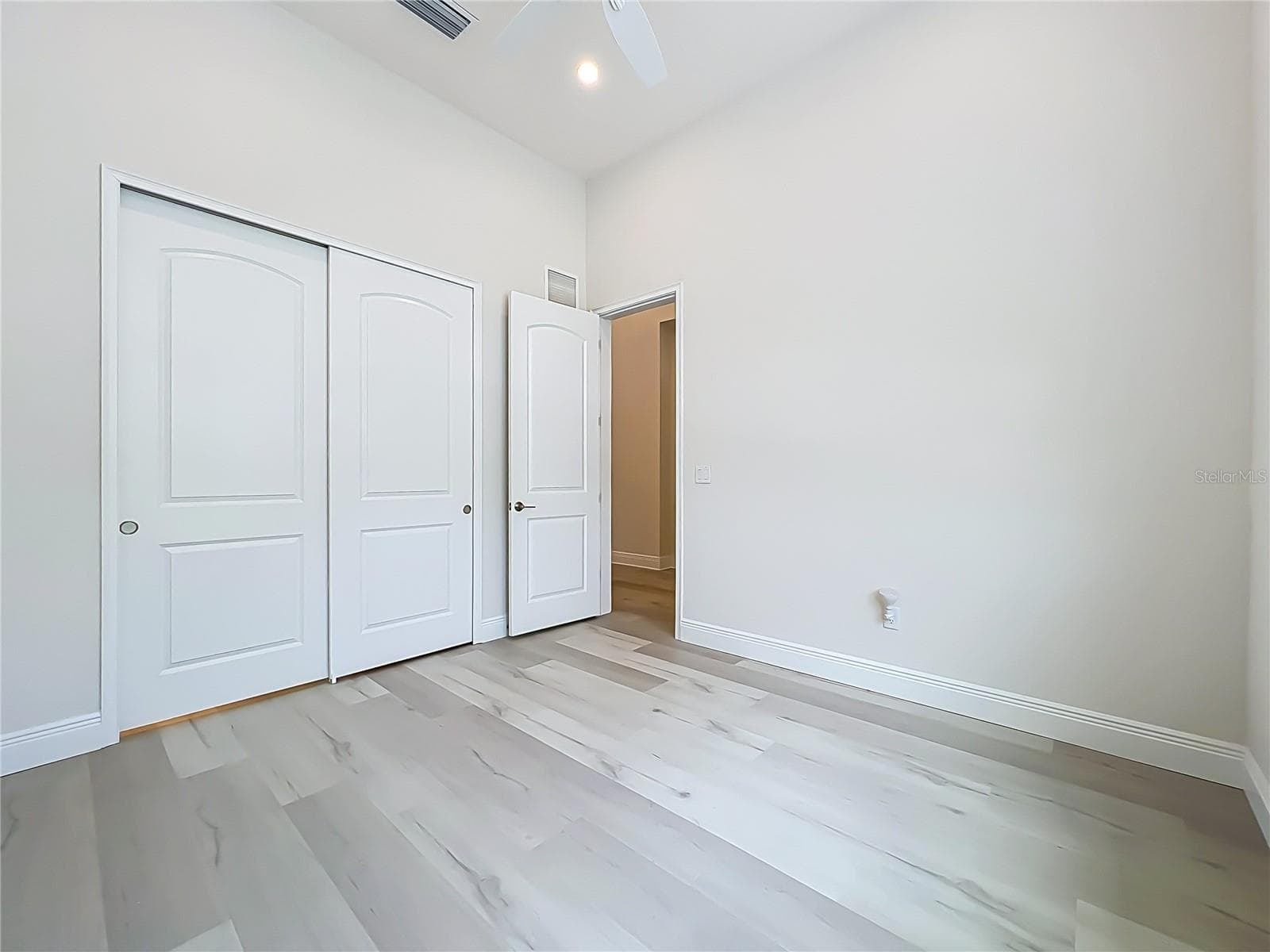 Single Family Residence at 13809 LARKTON LN, ORLANDO, photo 9 of 85