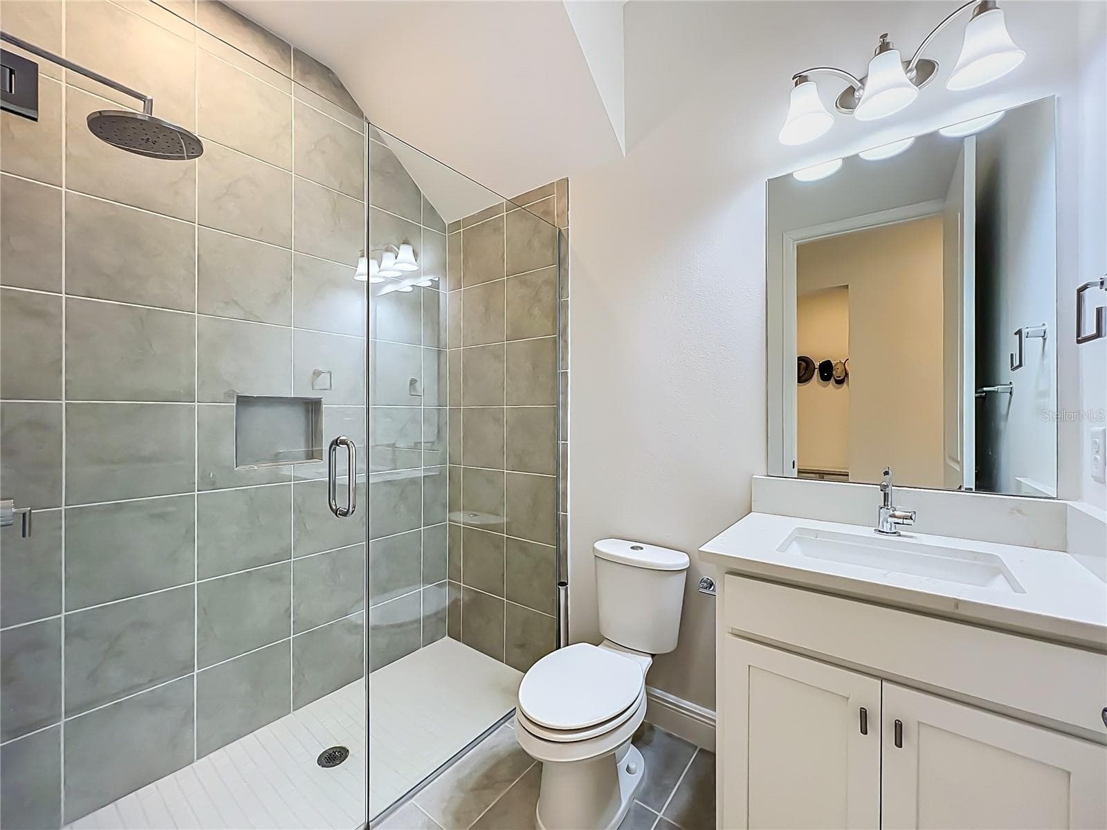 Single Family Residence at 13809 LARKTON LN, ORLANDO, photo 23 of 85