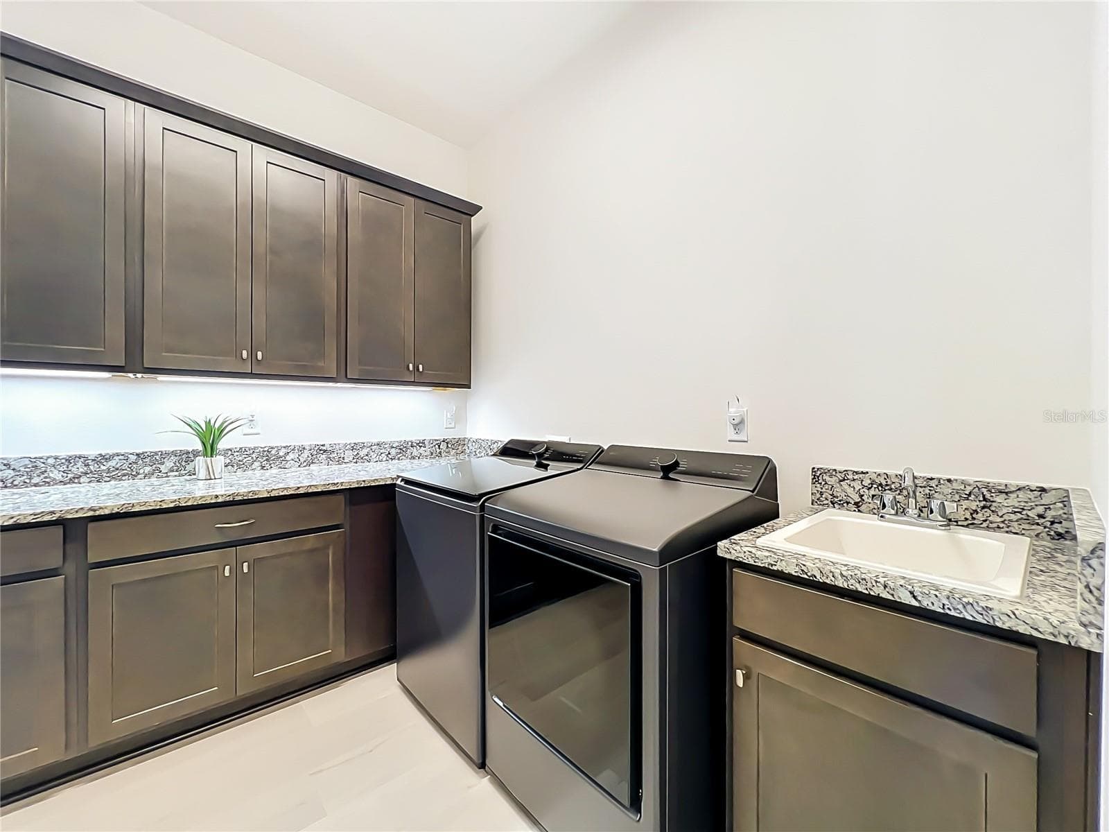 Single Family Residence at 13809 LARKTON LN, ORLANDO, photo 52 of 85