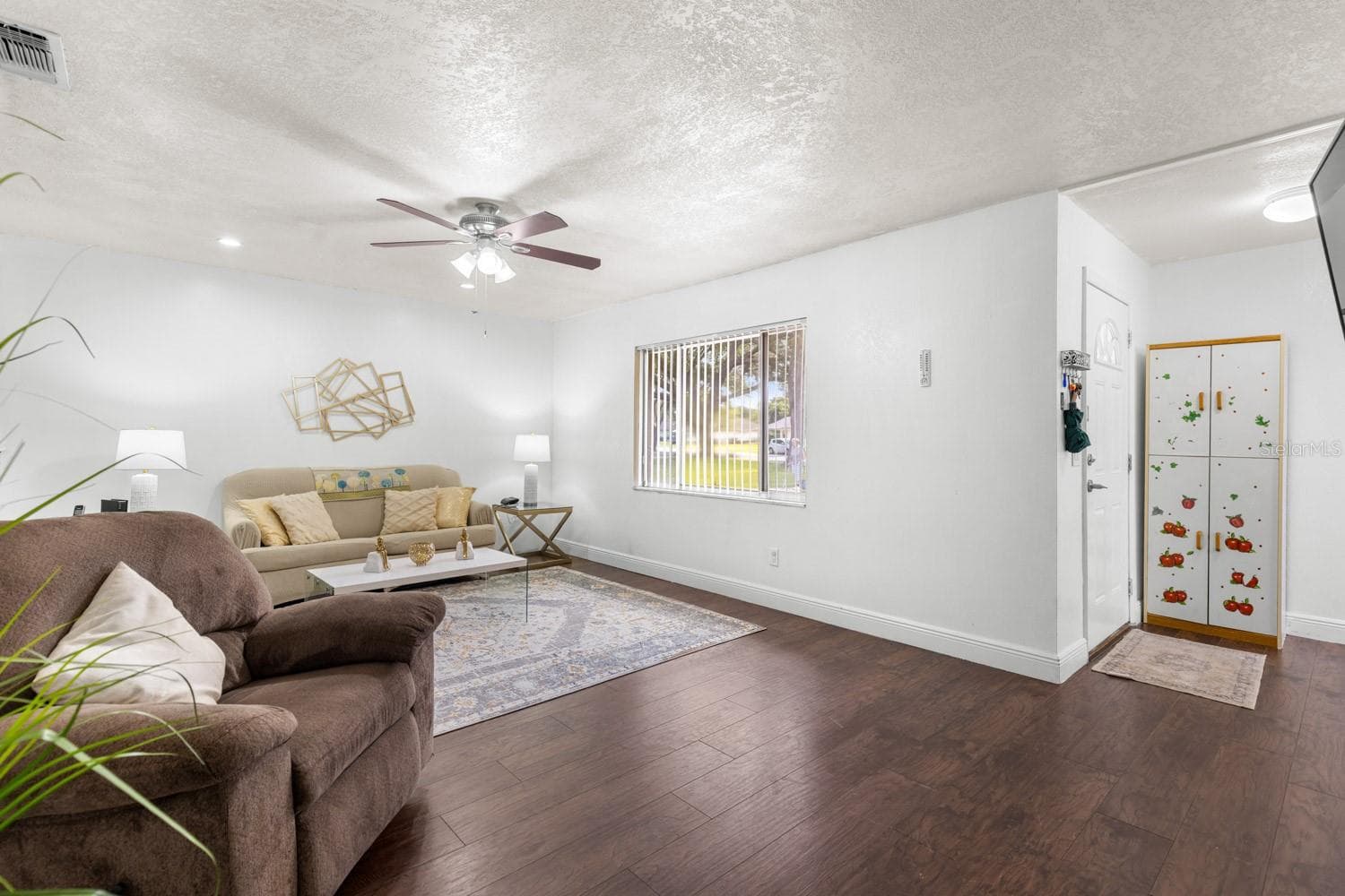 Main house living room - 8243 PAMLICO ST, ORLANDO