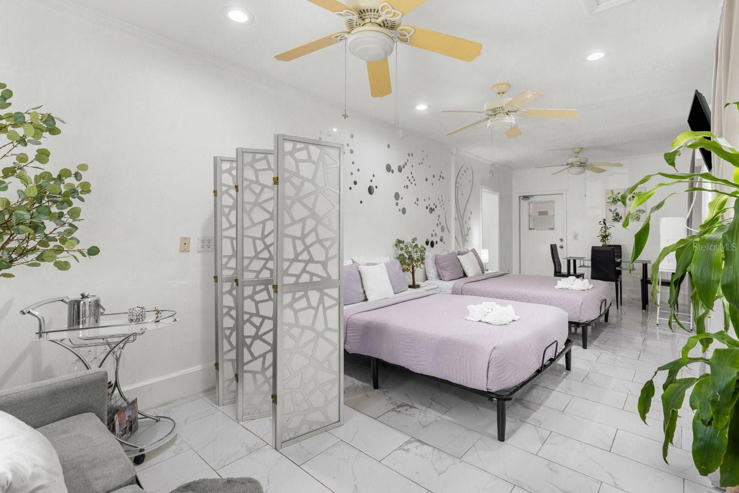 Mother-in-law suite #1 living area/extra sleeping area - 8243 PAMLICO ST, ORLANDO