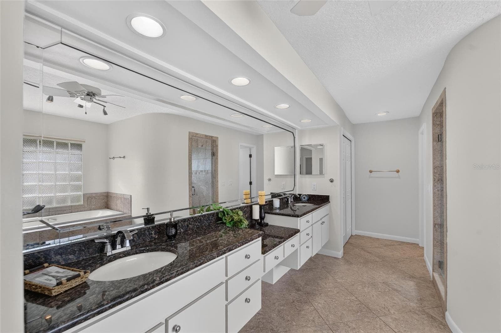 Single Family Residence at 14015 SHADY SHORES DR, TAMPA, photo 21 of 43