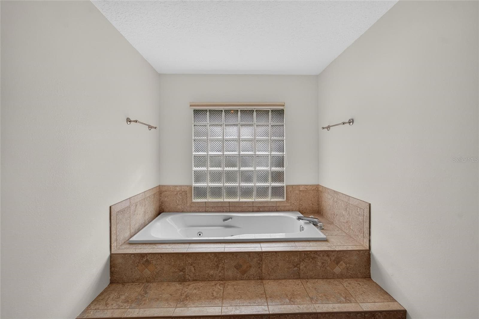 Single Family Residence at 14015 SHADY SHORES DR, TAMPA, photo 23 of 43