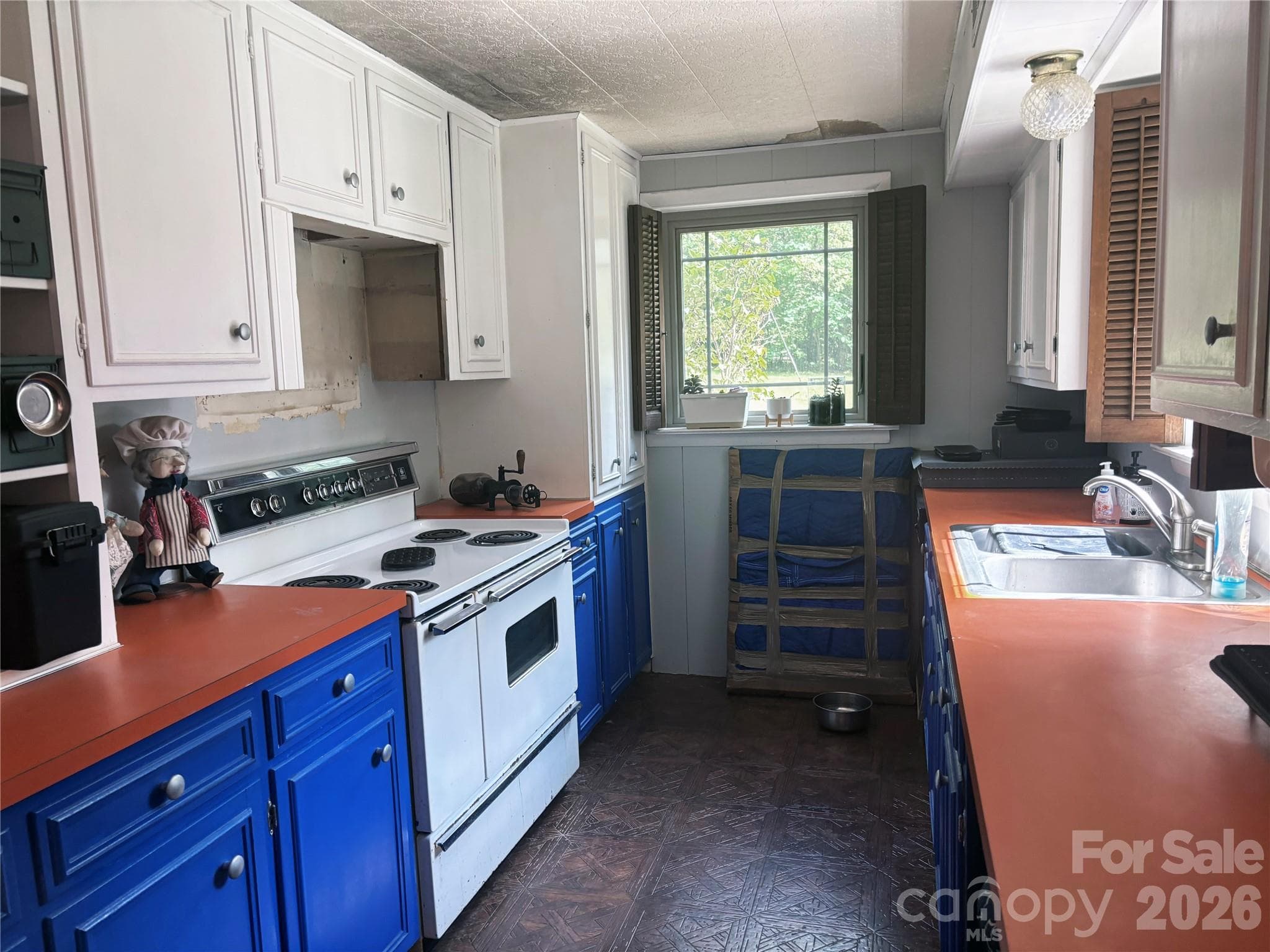 Basement Kitchen - 467 Forest Lake Road, Forest City