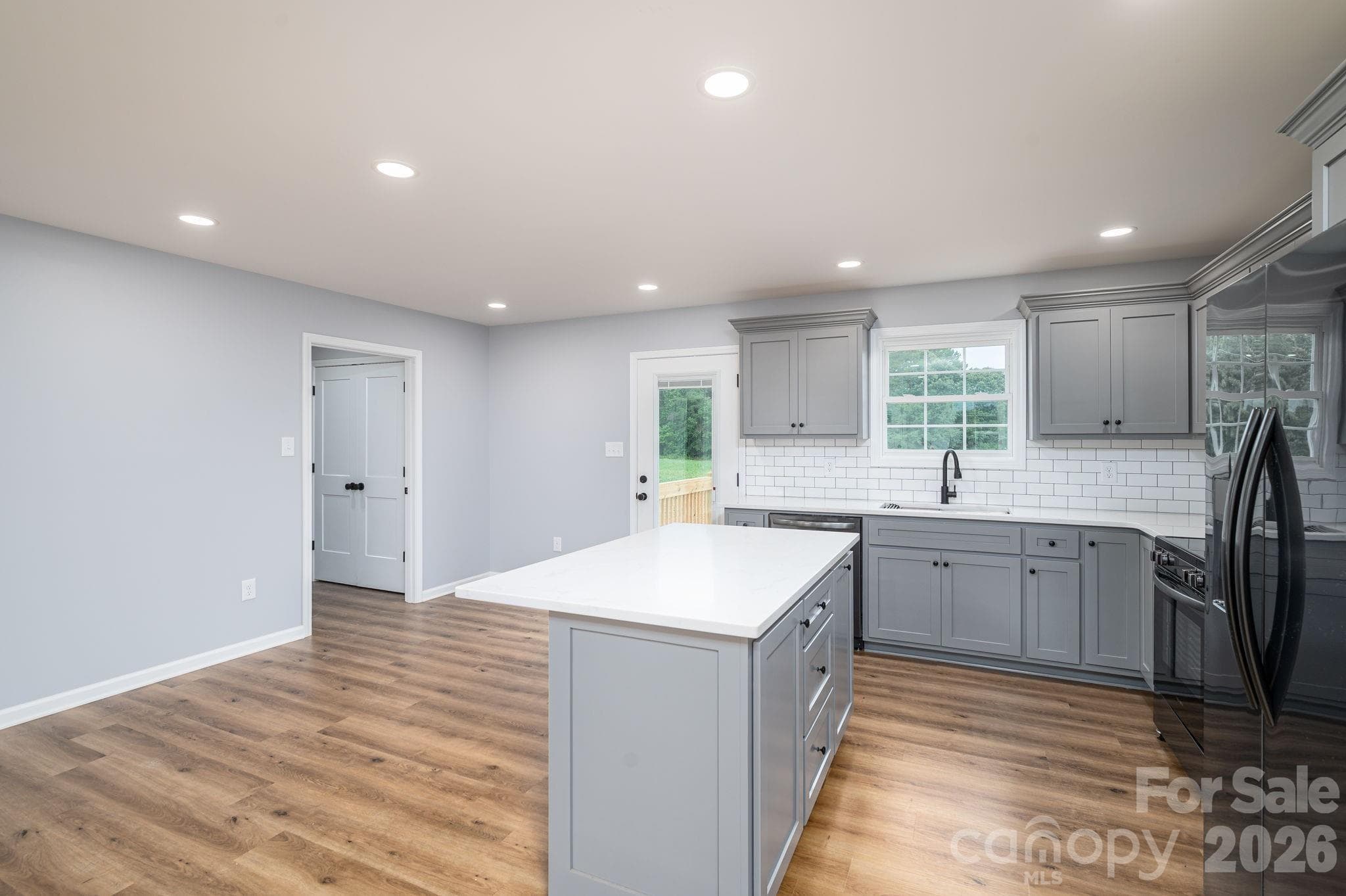 Kitchen with Island - 307 Northbrook III School Road, Vale