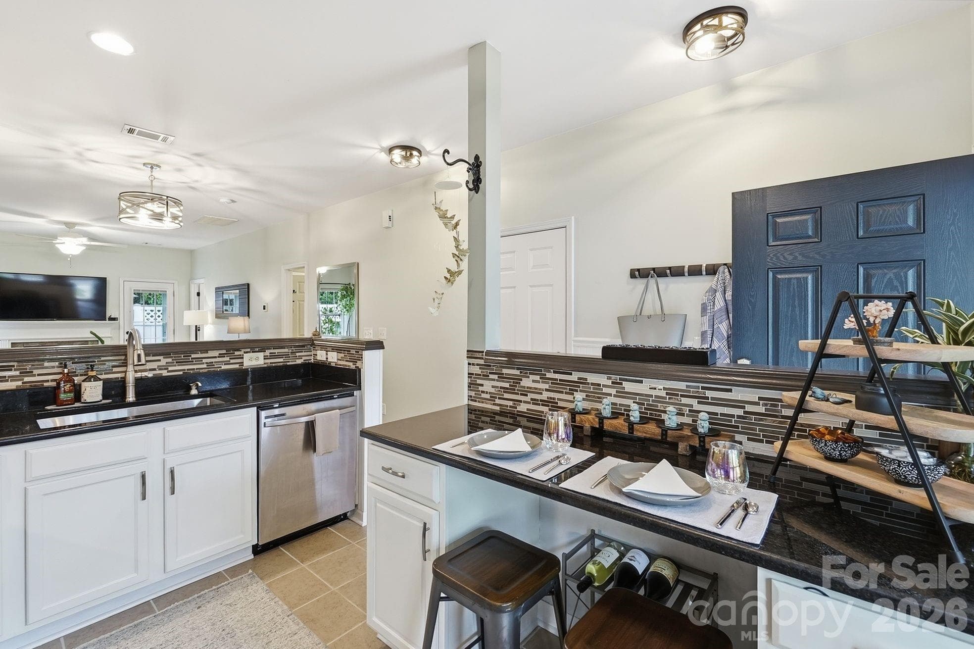 Breakfast bar - 203 Tail Race Lane, Fort Mill