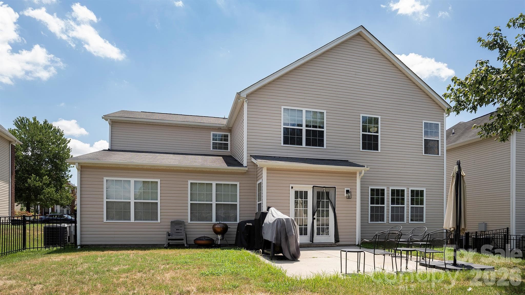 Single Family Residence at 1601 Bay Meadows Avenue NW, Concord, photo 2 of 22