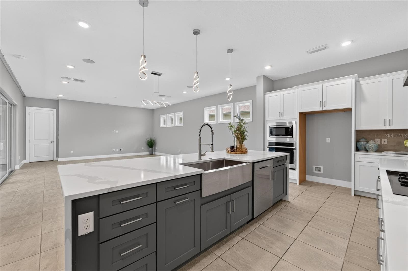 Single Family Residence at 8910 DRUMMER PLANK DR, WESLEY CHAPEL, photo 17 of 100