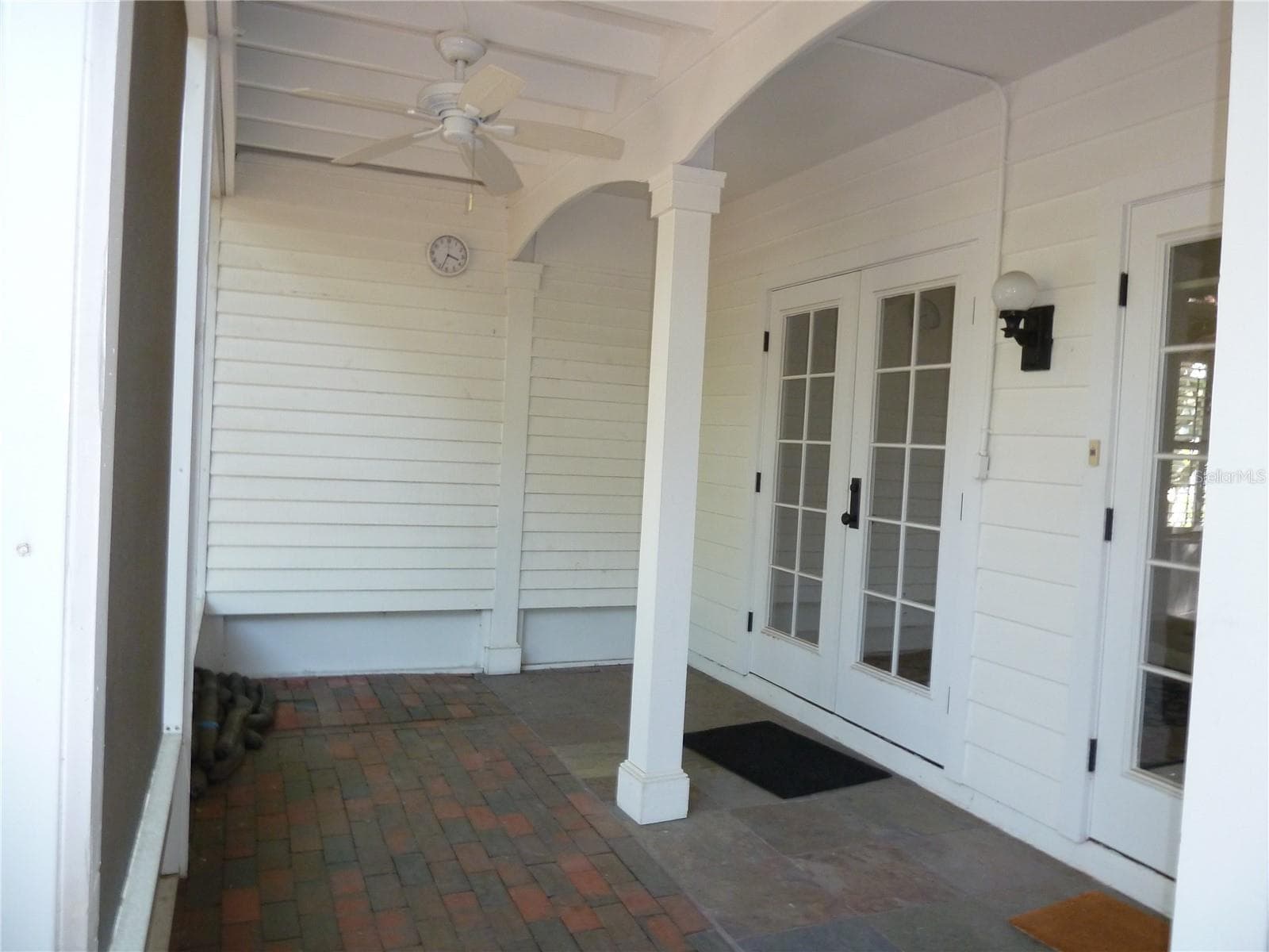 Single Family Residence at 3302 W VILLA ROSA ST, TAMPA, photo 2 of 30