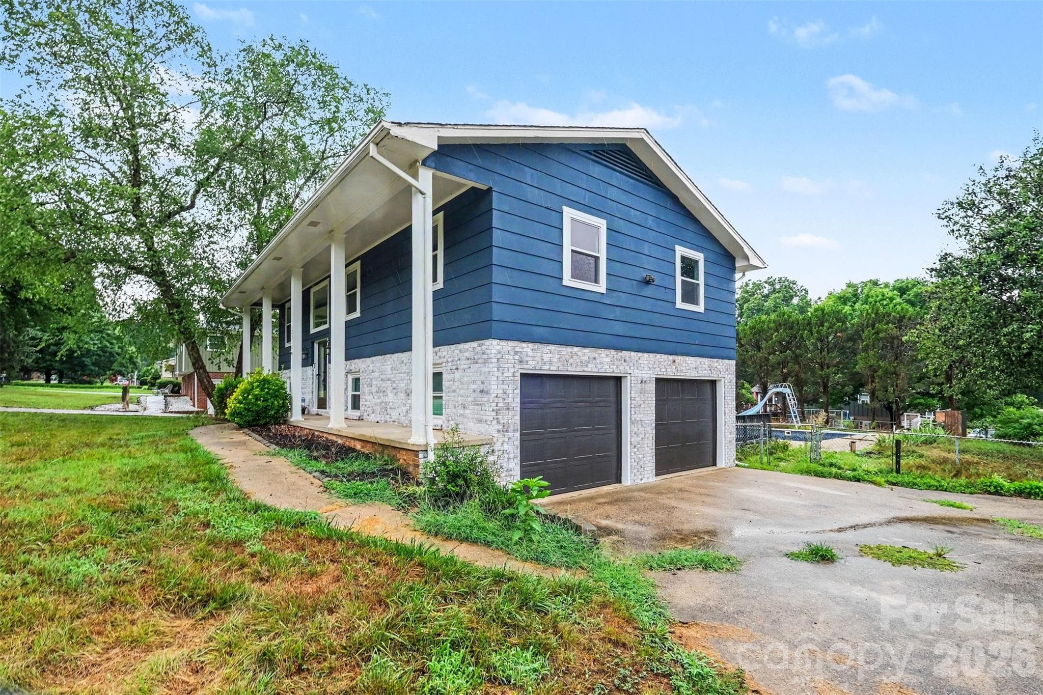 Single Family Residence at 2310 24th Avenue NE, Hickory, photo 5 of 38