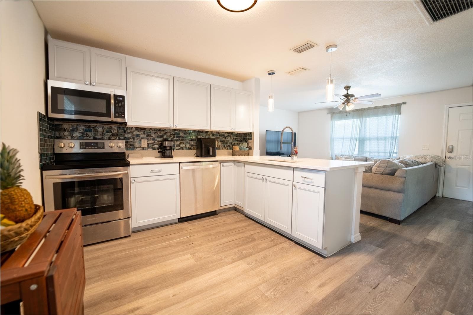 Single Family Residence at 7407 MOUNT VERNON RD, TAMPA, photo 2 of 15