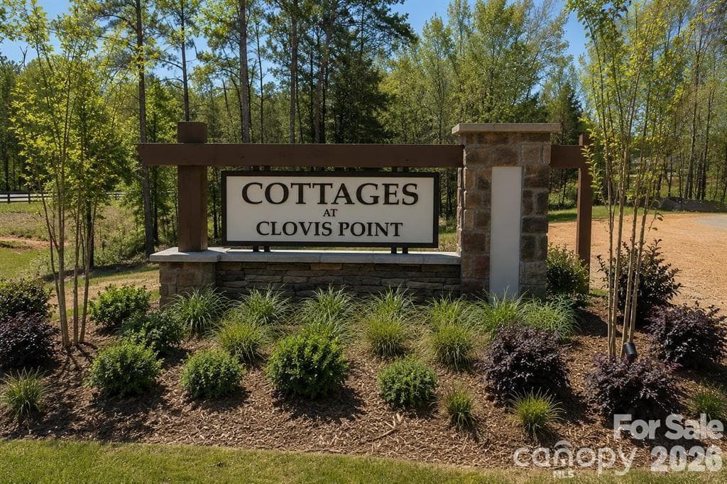 Community Entrance - 202 Clovis Point Drive, Kings Mountain