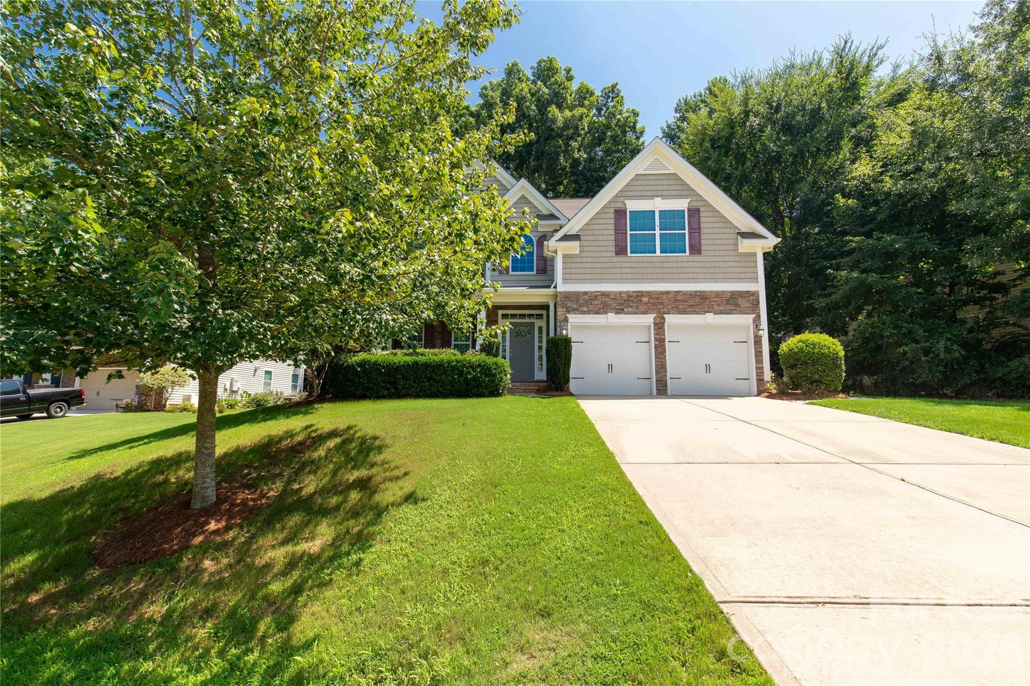 Single Family Residence at 924 Autumn Glen Court, Clover, photo 2 of 46