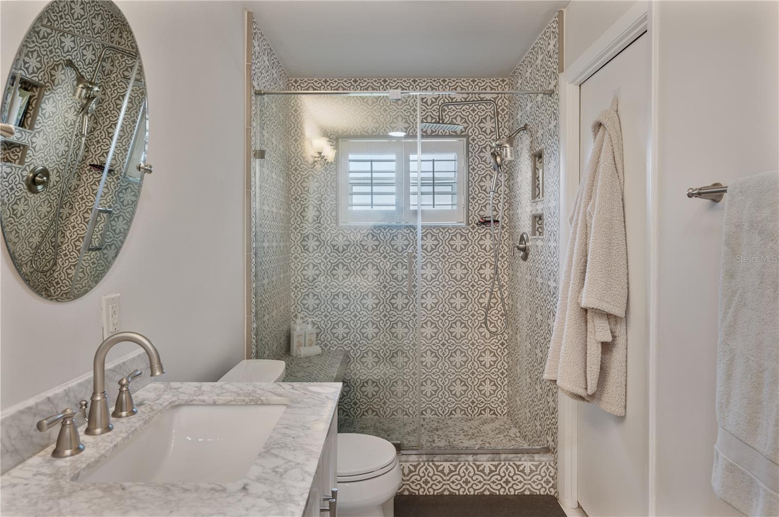 Primary shower - 1211 HUNT AVE, LAKELAND