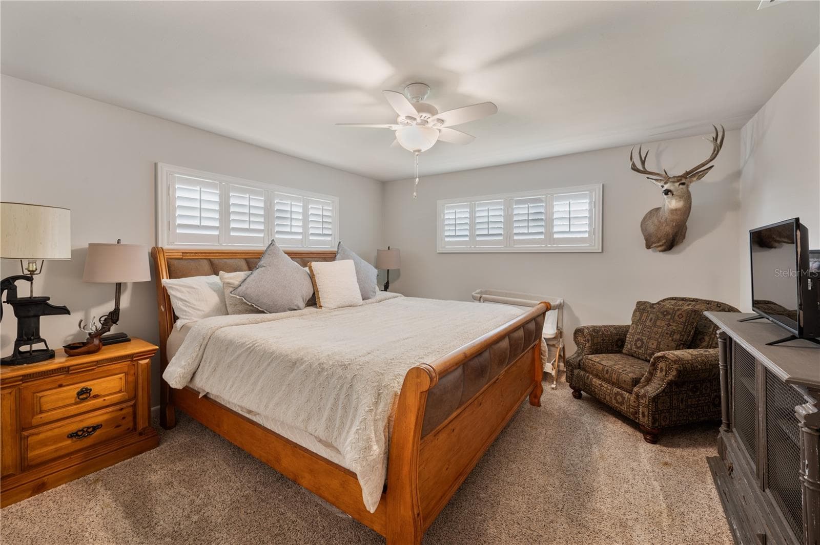 Bedroom #2 is over sized and has a nice sized built in closet - 1211 HUNT AVE, LAKELAND