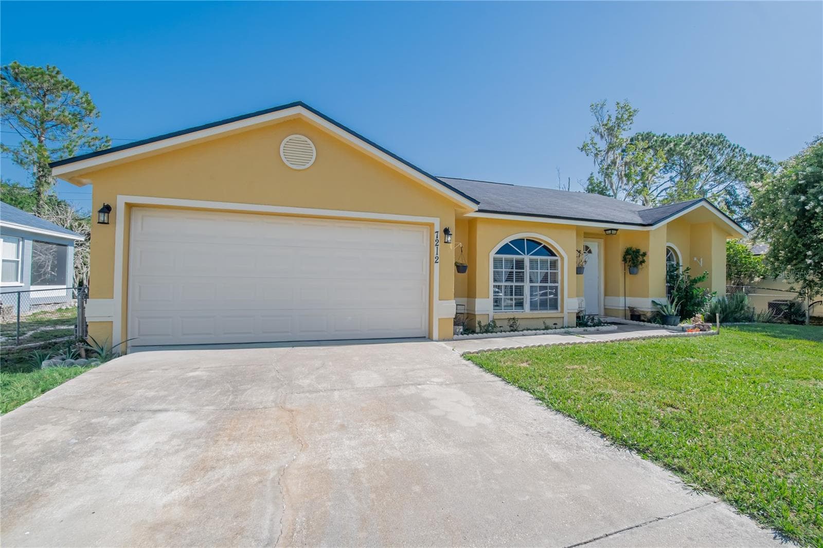 Single Family Residence at 7212 PEBBLE PASS LOOP, LAKELAND, photo 2 of 36