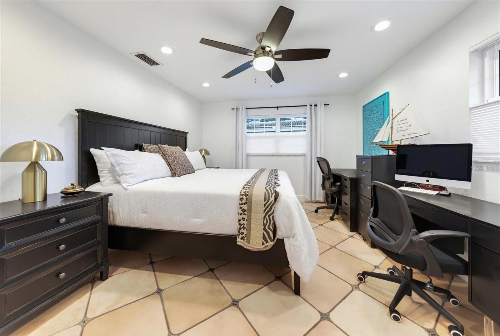 Single Family Residence at 407 HARBOR VIEW LN, LARGO, photo 15 of 26
