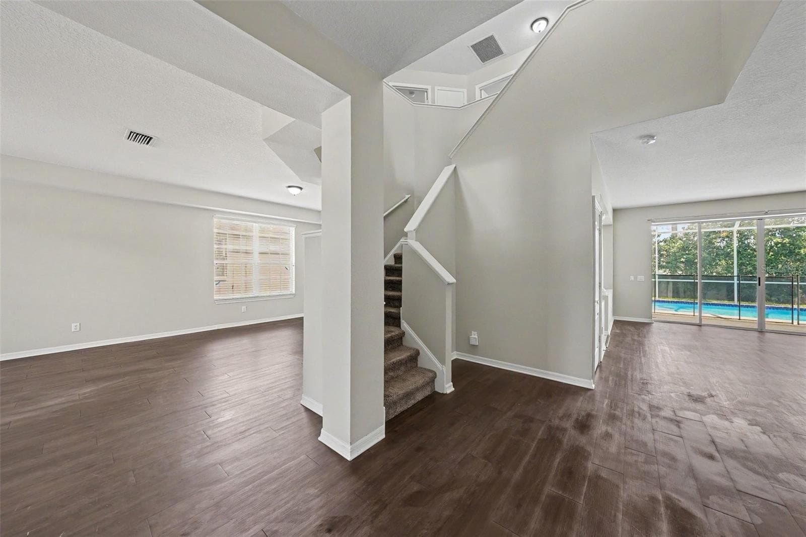 Single Family Residence at 6112 CEZANNE AVE, LUTZ, photo 8 of 44