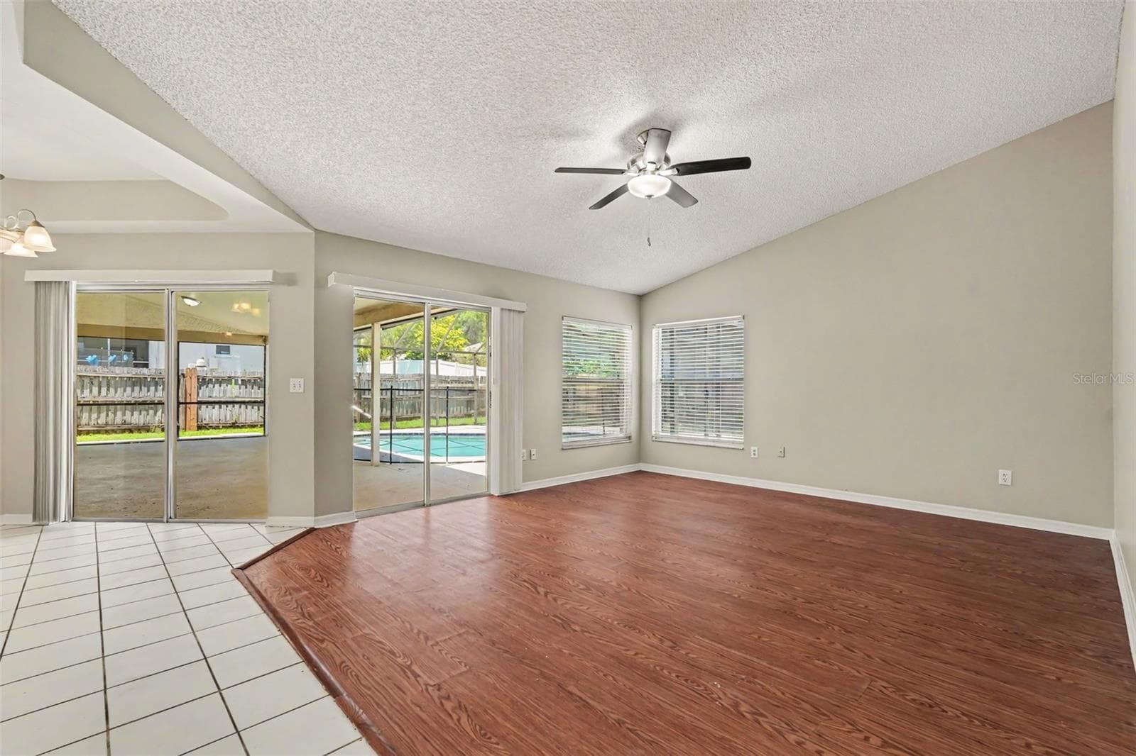 Single Family Residence at 2909 STARMOUNT DR, VALRICO, photo 10 of 30