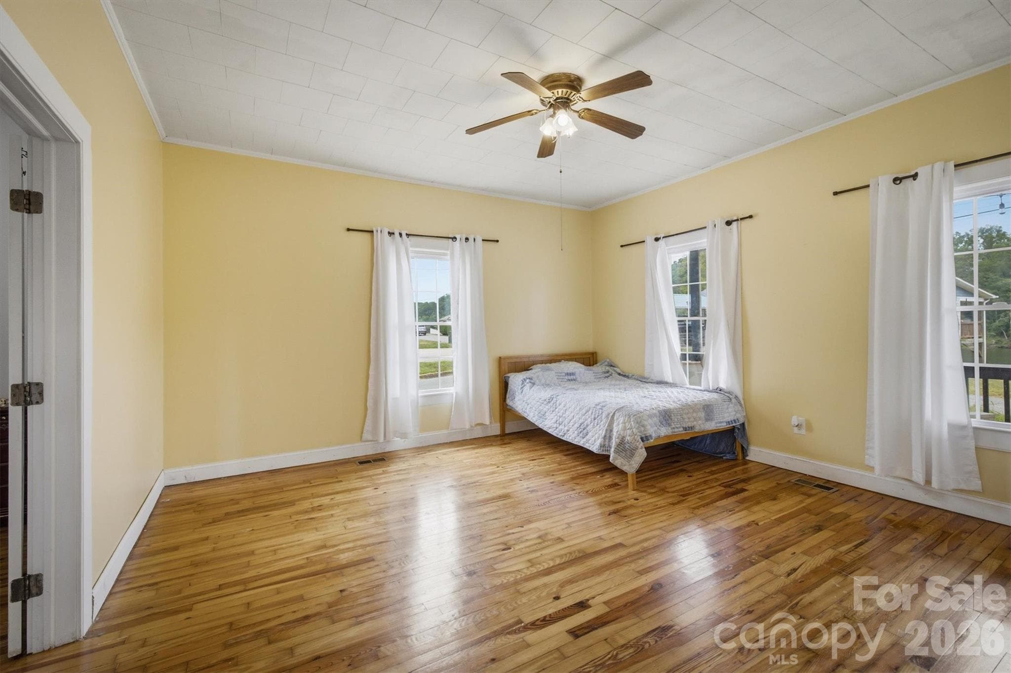 Single Family Residence at 302 Catawba Avenue, Hickory, photo 13 of 33