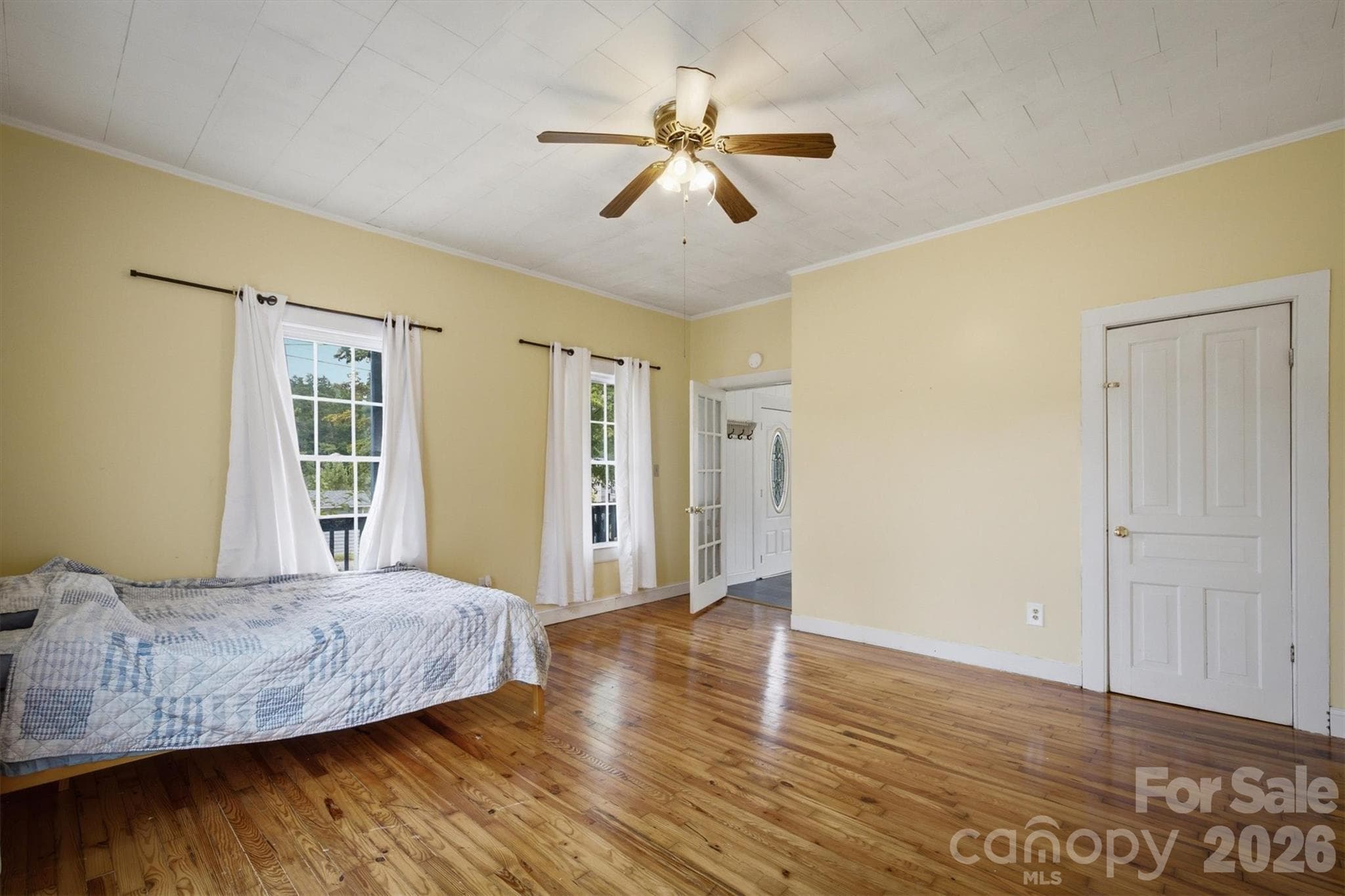 Single Family Residence at 302 Catawba Avenue, Hickory, photo 14 of 33