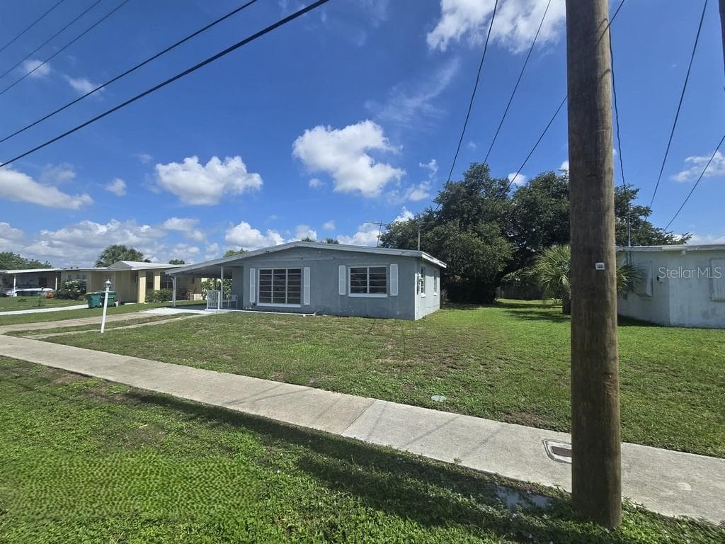 Single Family Residence at 21330 HEPNER AVE, PORT CHARLOTTE, photo 2 of 17