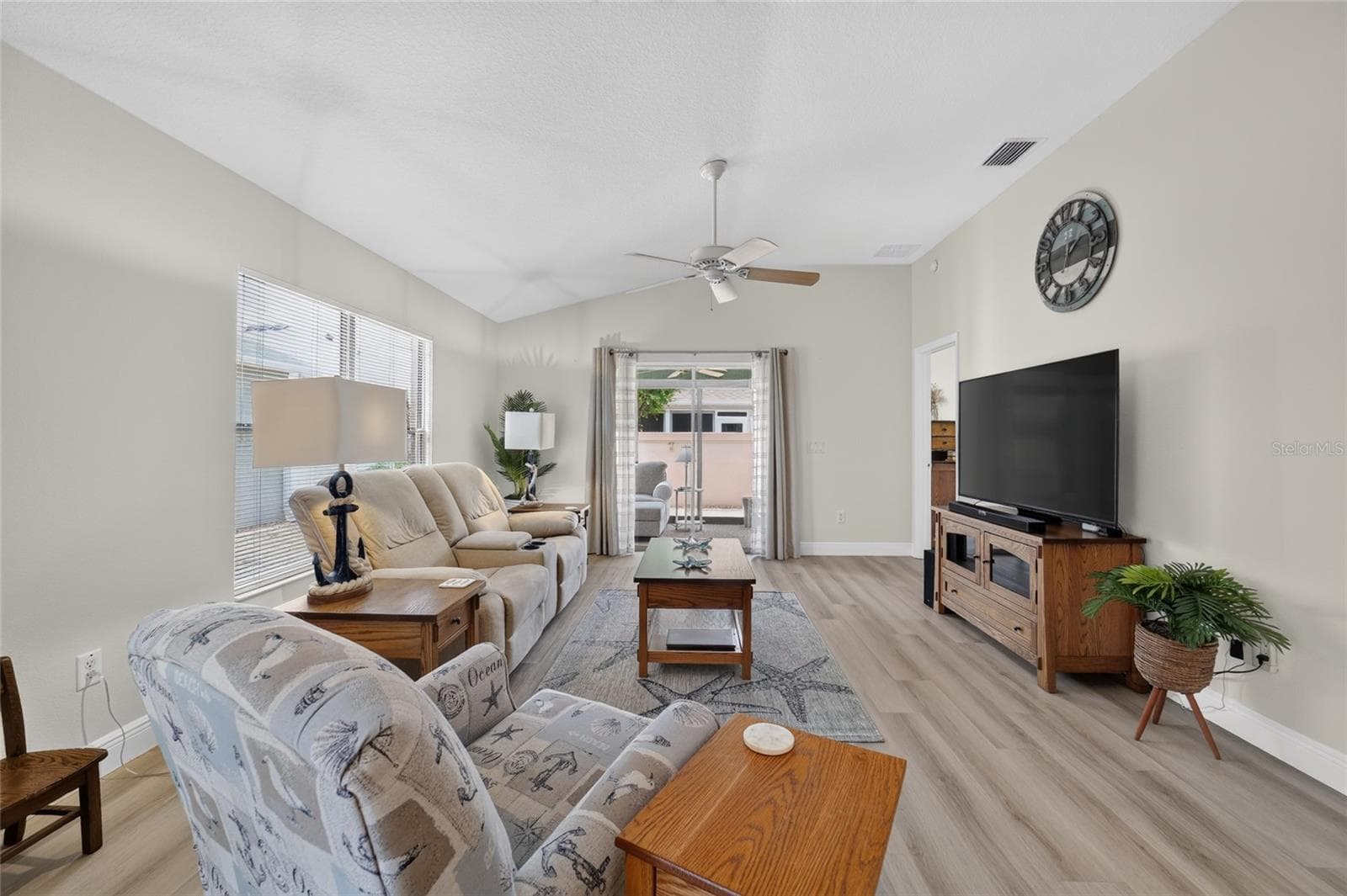 Living area with lots of natural light - 308 ALMERIA ST, THE VILLAGES