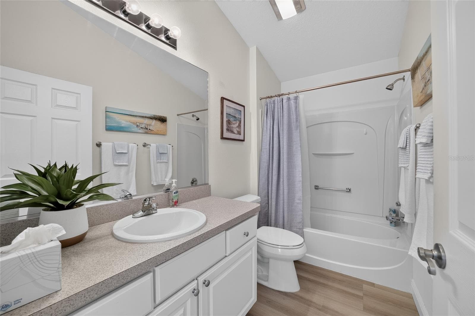 2nd Bath - 308 ALMERIA ST, THE VILLAGES