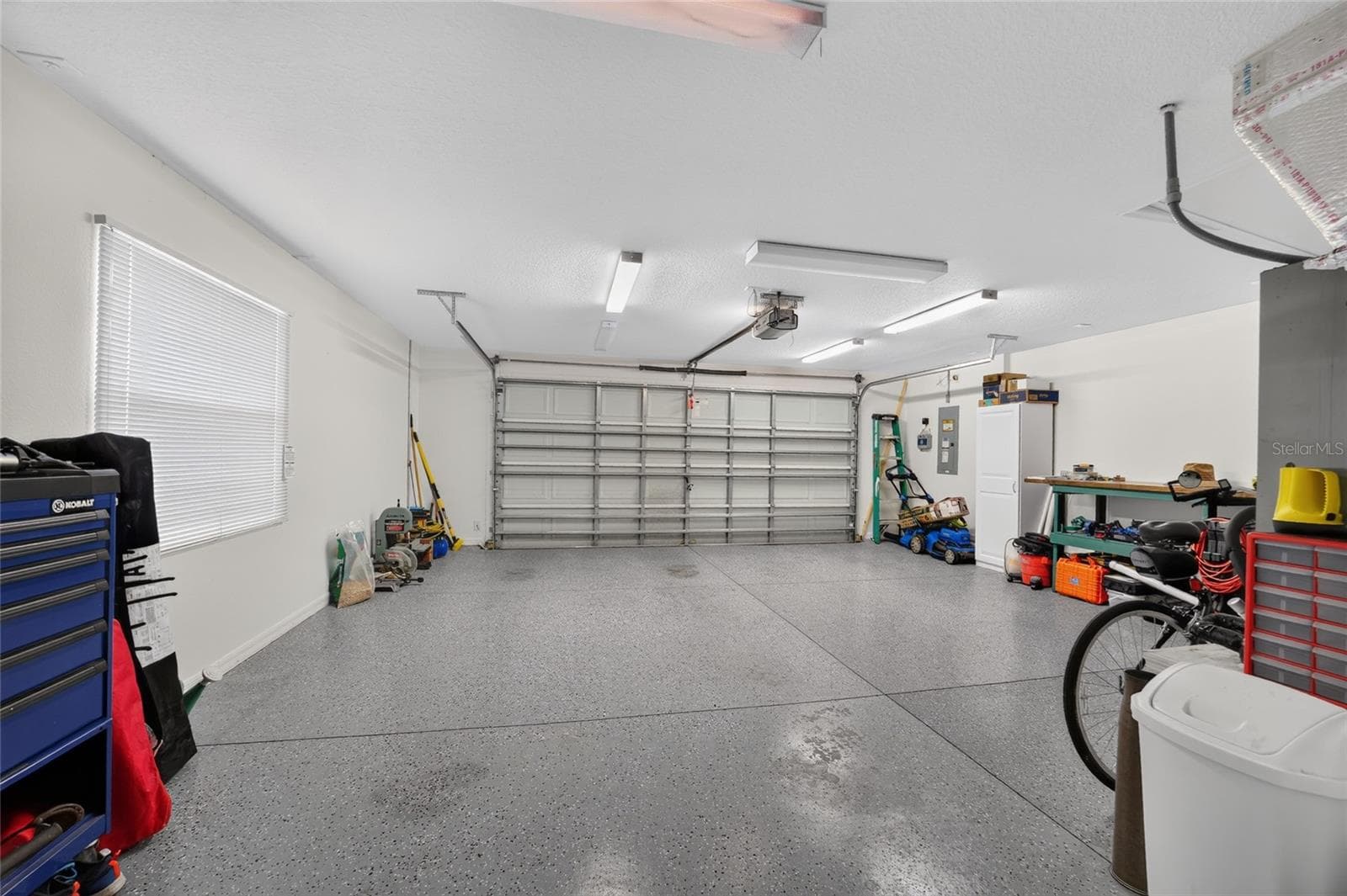 Garage - 308 ALMERIA ST, THE VILLAGES