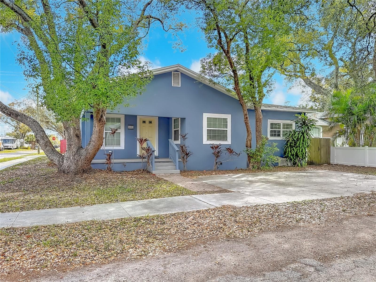Single Family Residence at 3002 W ARCH ST, TAMPA, photo 8 of 67