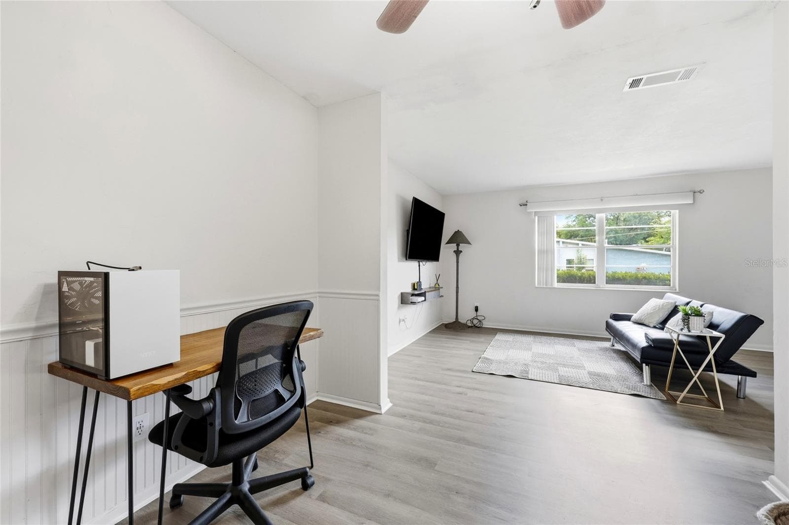 Flex Space & Living Room - 4628 NW 40TH ST, GAINESVILLE