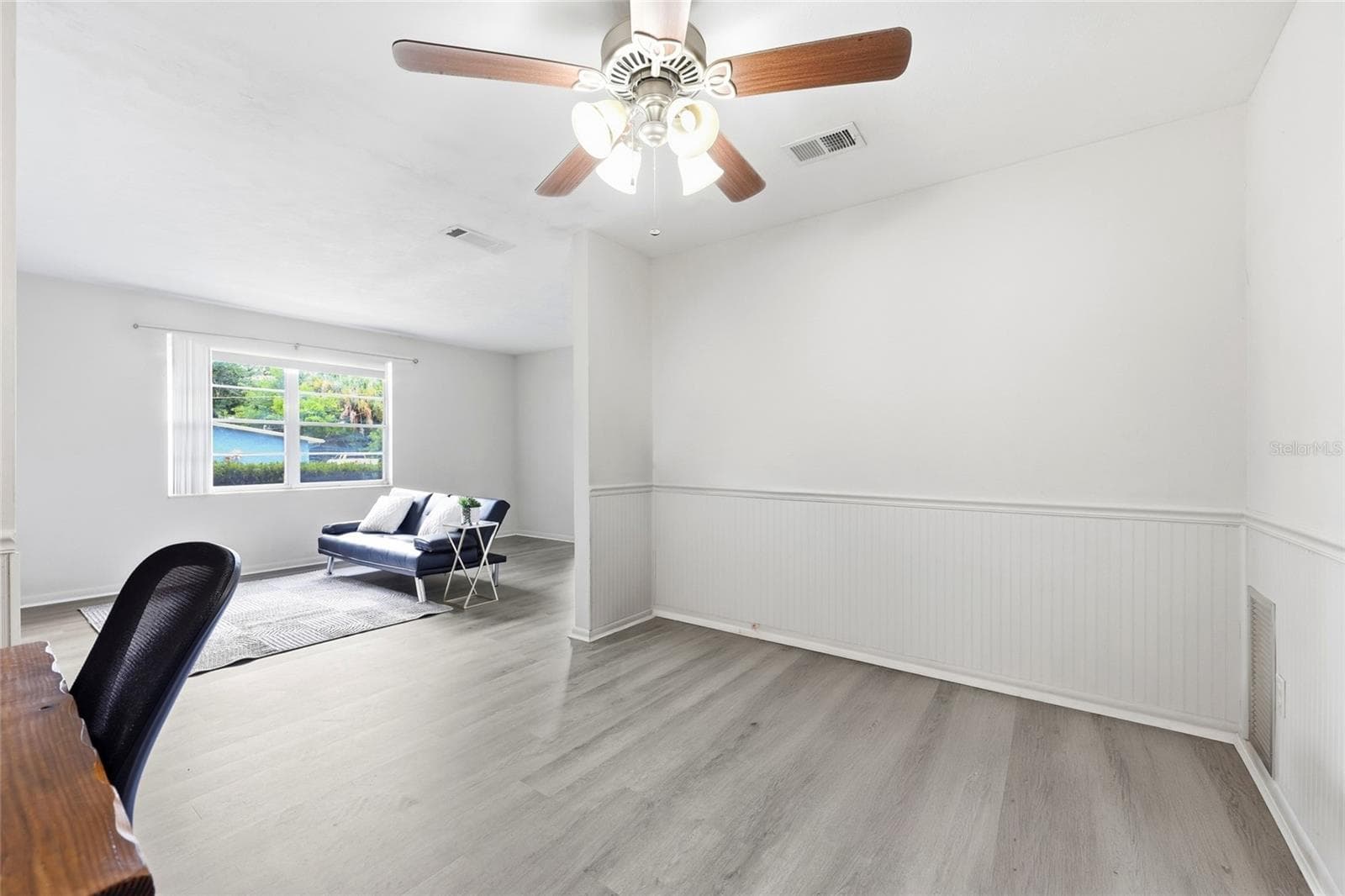 Flex Space & Living Room - 4628 NW 40TH ST, GAINESVILLE
