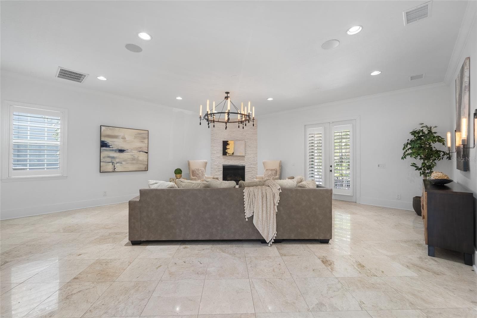 Single Family Residence at 4802 W BEACHWAY DR, TAMPA, photo 18 of 47