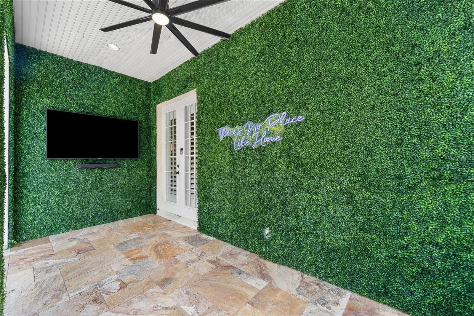 Single Family Residence at 4802 W BEACHWAY DR, TAMPA, photo 22 of 47