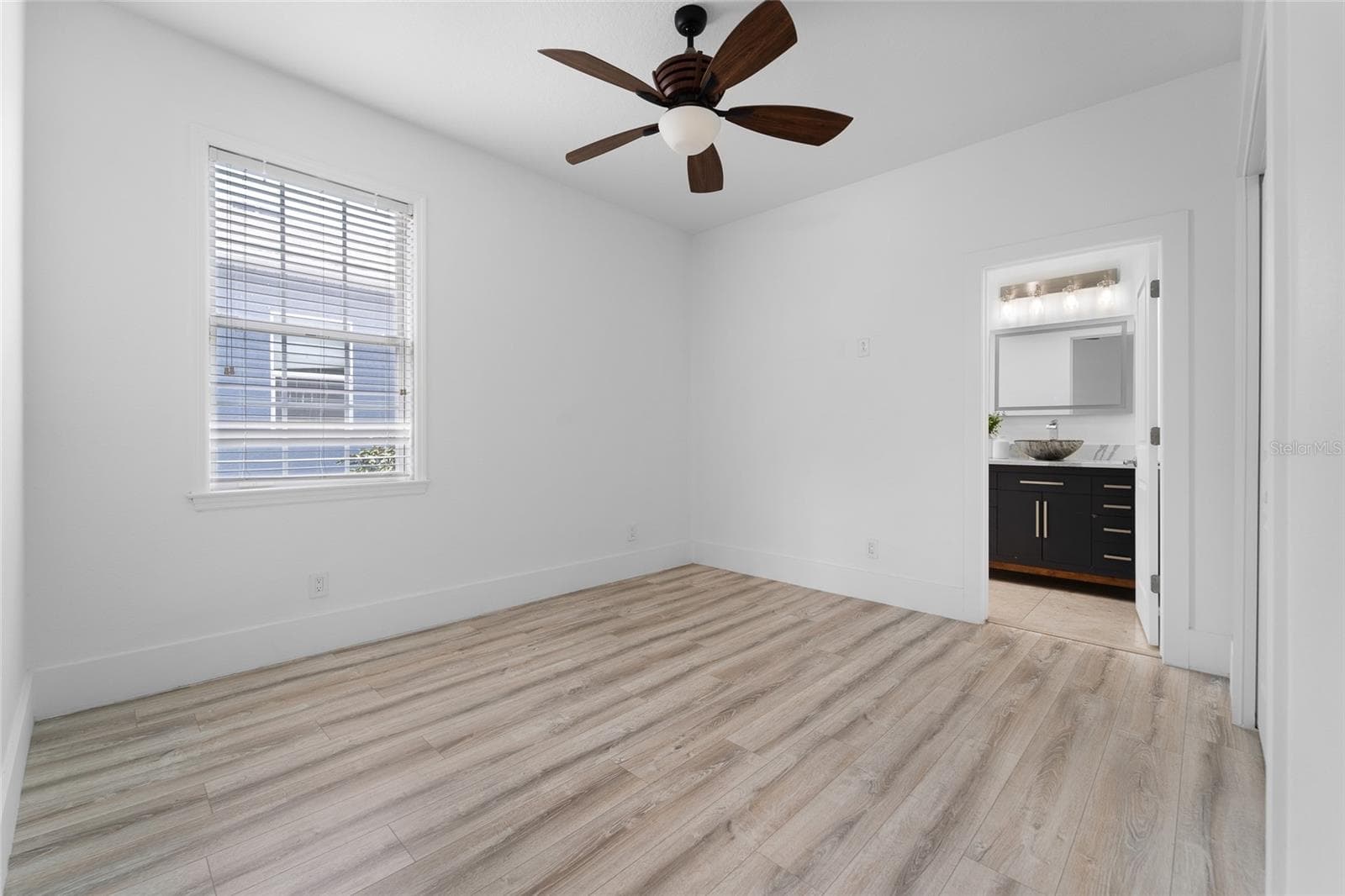 Single Family Residence at 4802 W BEACHWAY DR, TAMPA, photo 25 of 47
