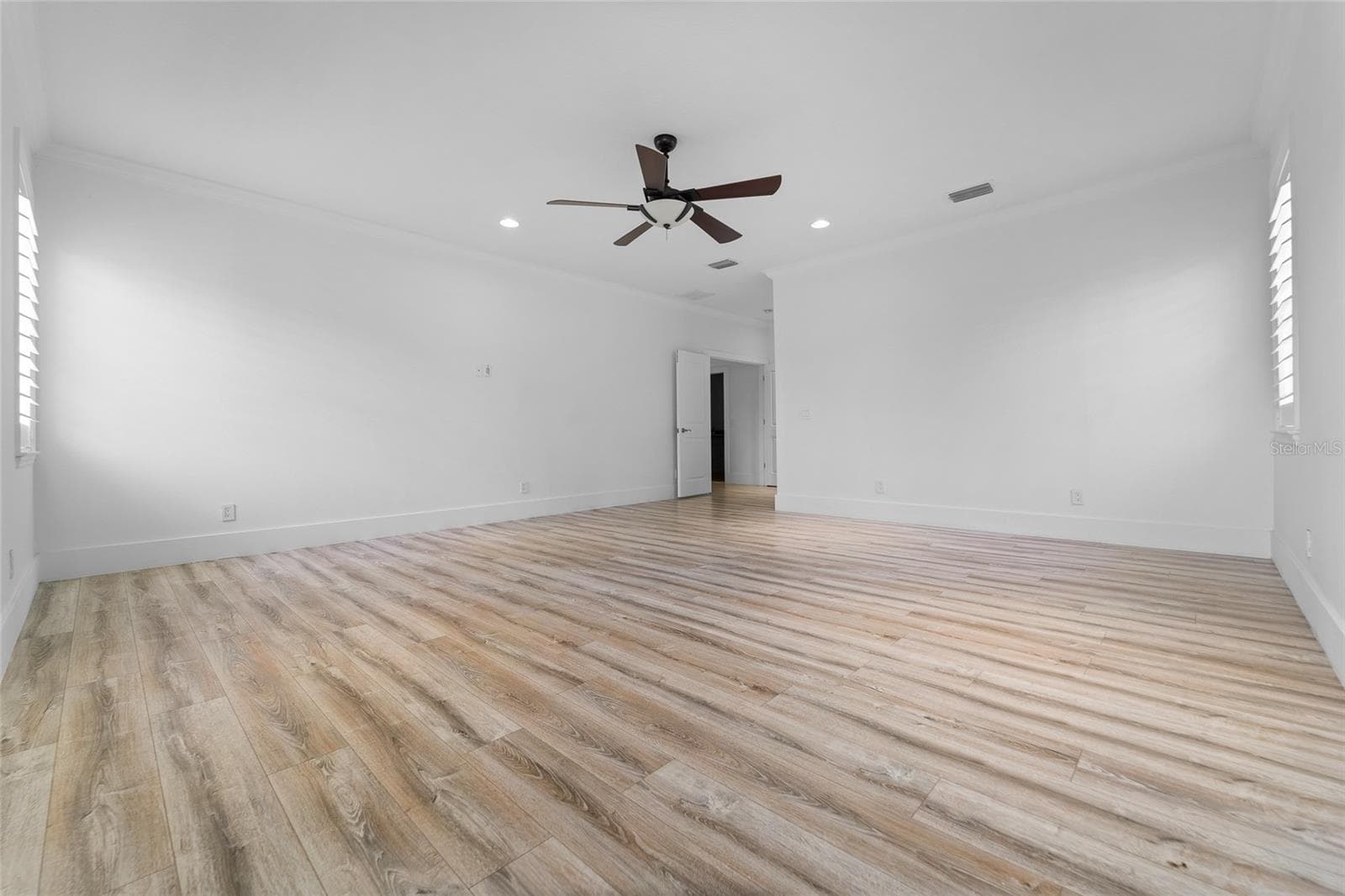 Single Family Residence at 4802 W BEACHWAY DR, TAMPA, photo 38 of 47