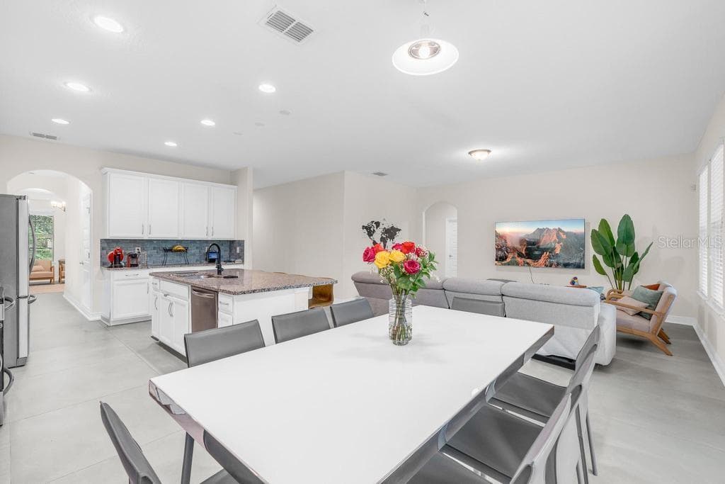Single Family Residence at 15512 FOUNTAIN COVE CT, WINTER GARDEN, photo 11 of 55