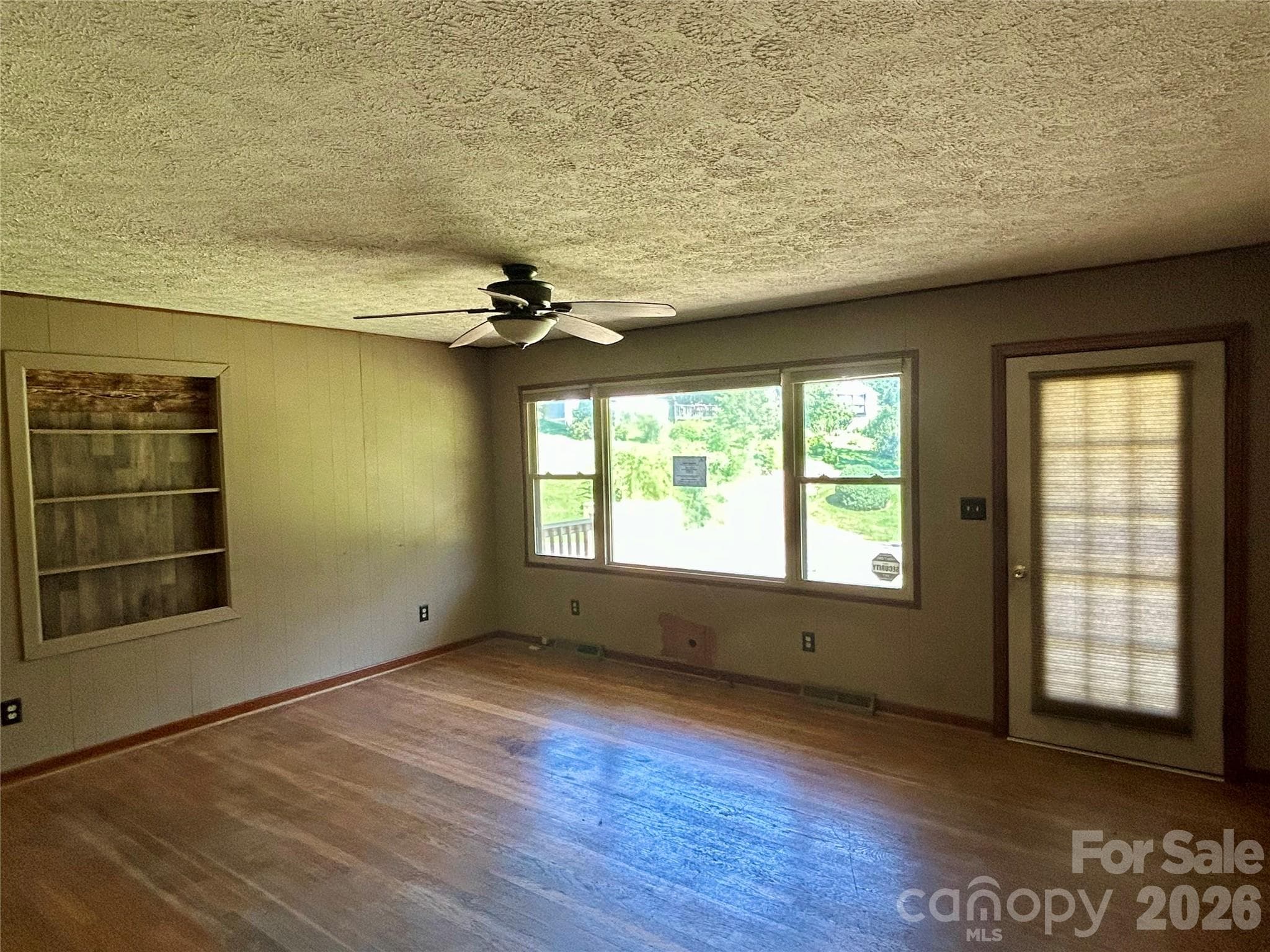 Living Rm - 169 Double Island Road, Burnsville