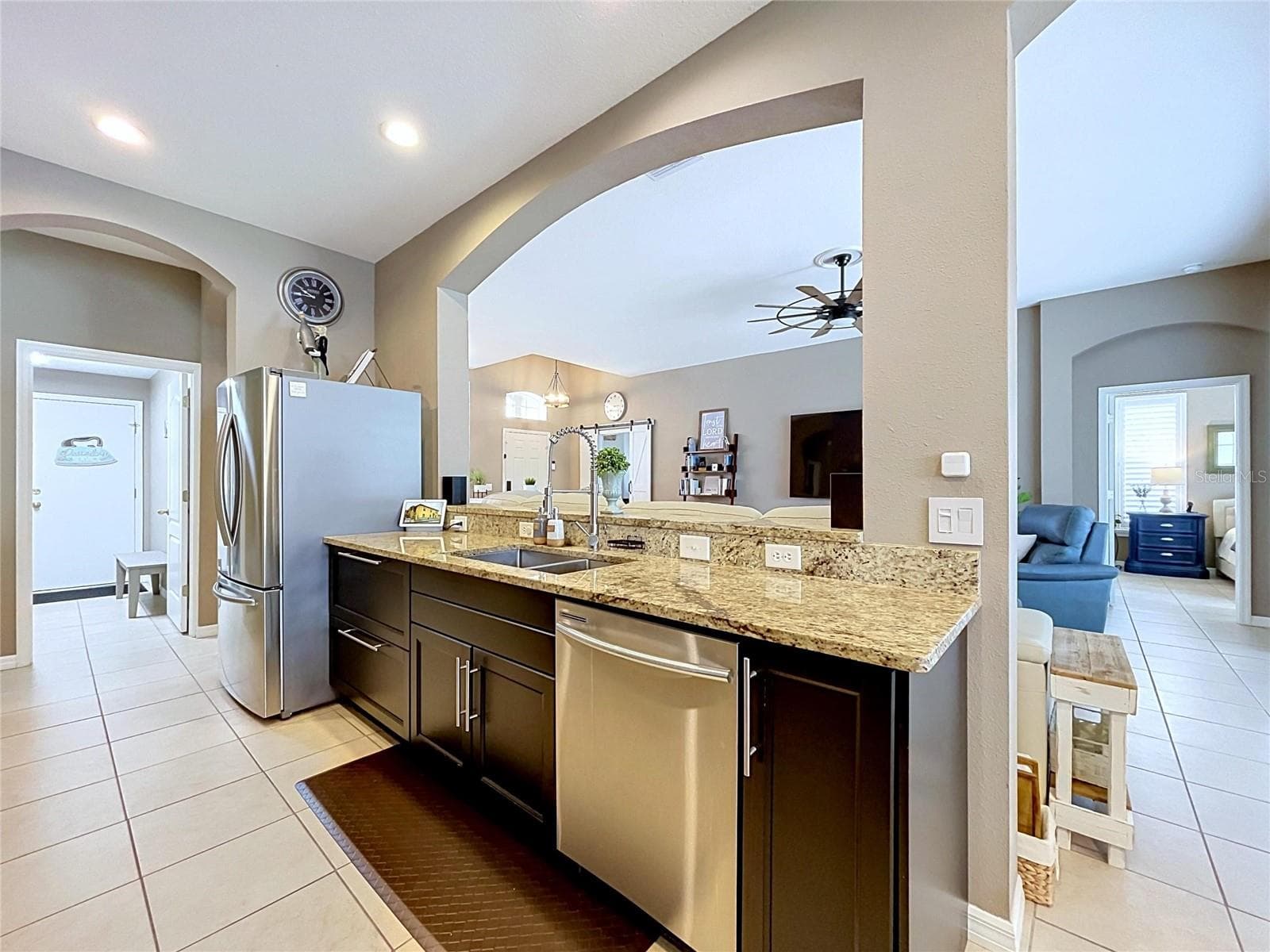 Remodeled Kitchen with Granite countertops - 1748 BROOKSTONE WAY, PLANT CITY