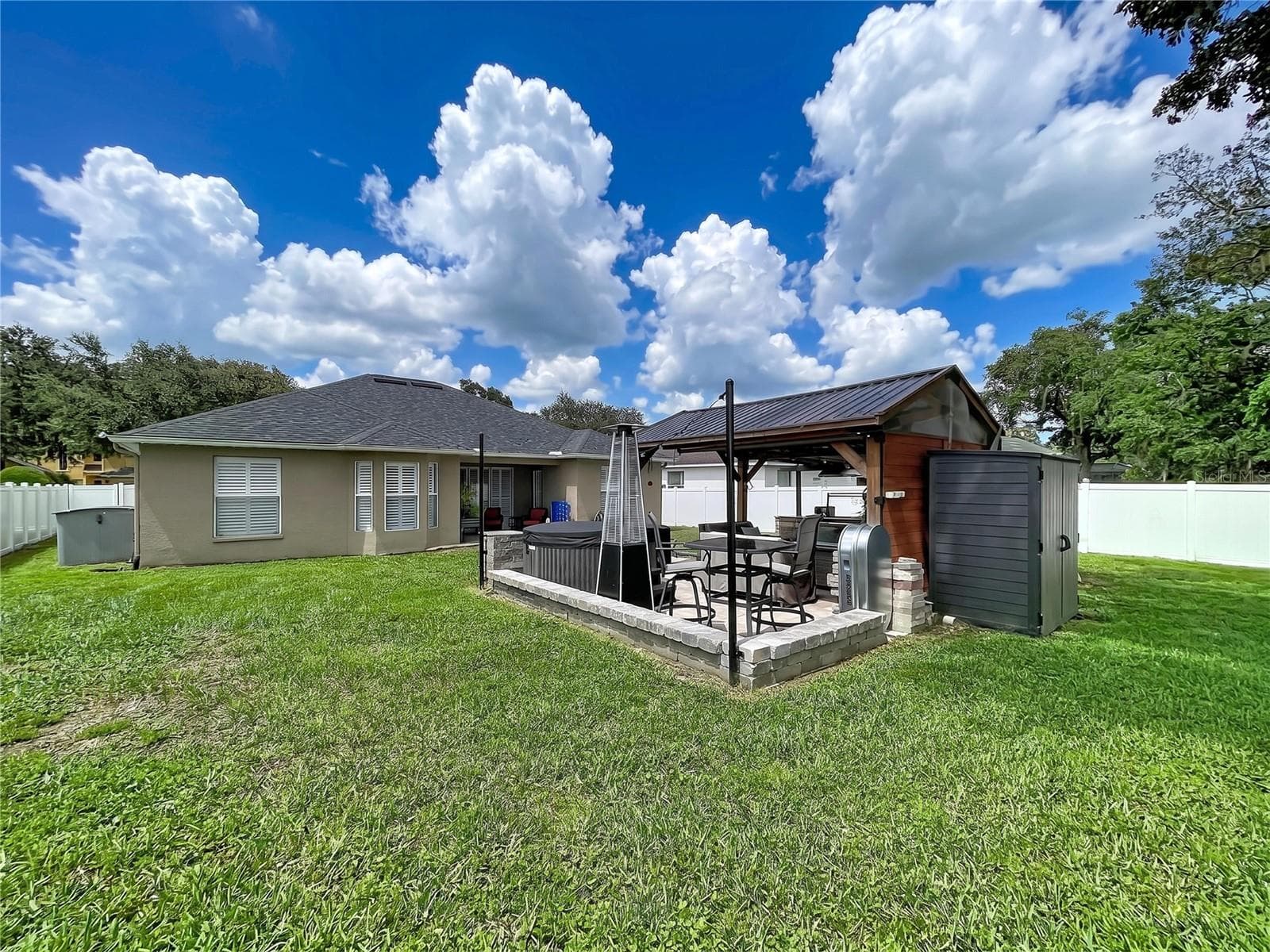 Large fenced backyard - 1748 BROOKSTONE WAY, PLANT CITY