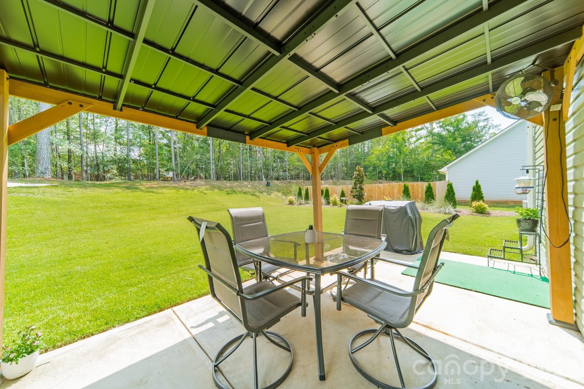 Covered Patio - 1977 Charles Avenue, Lancaster