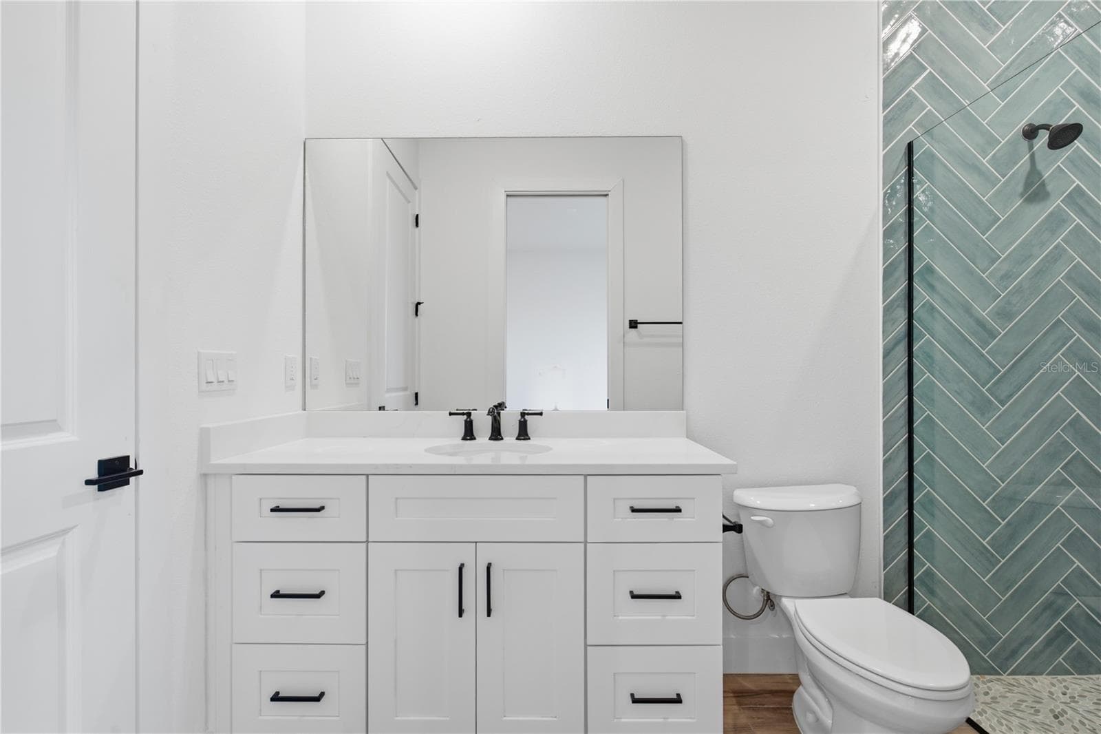 Guest bathroom - 8730 NW 17TH CIR, OCALA