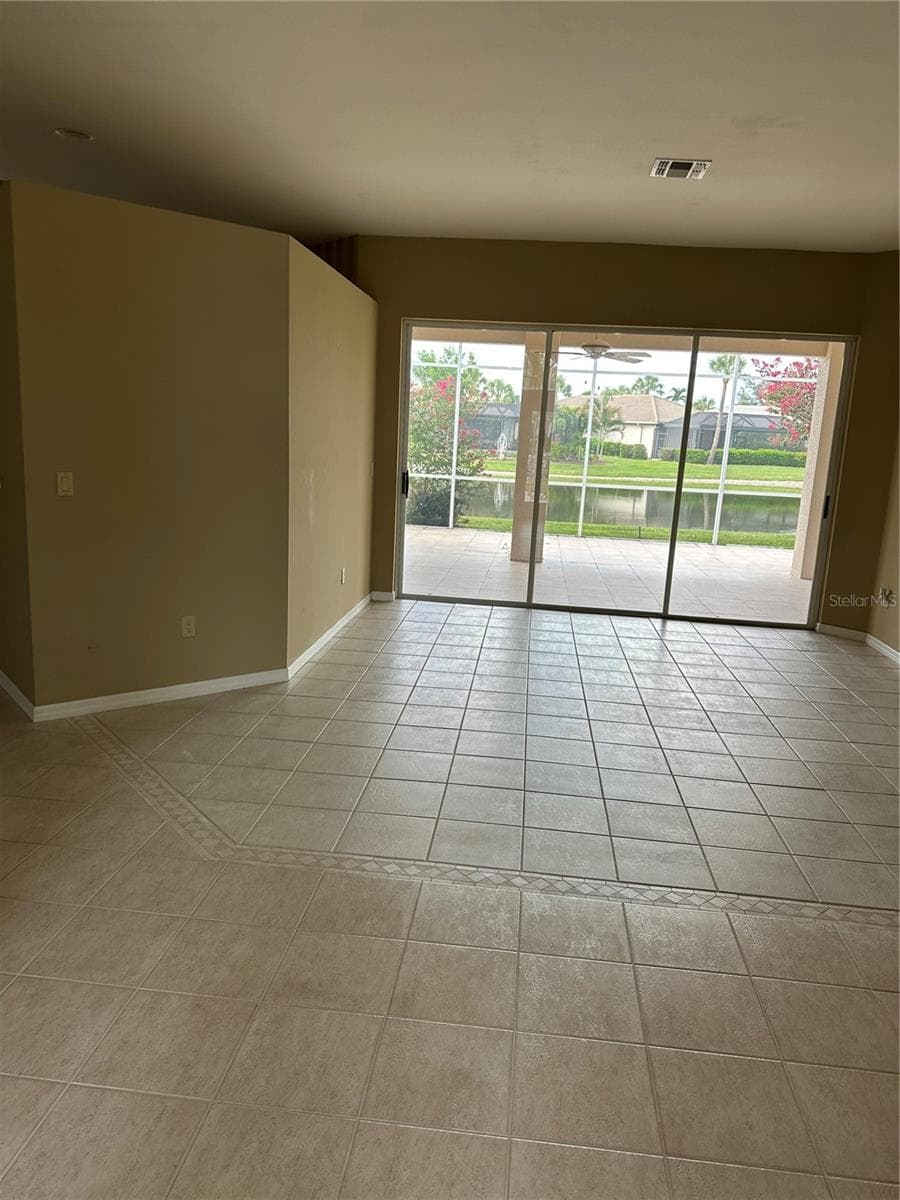 Single Family Residence at 11837 GRAND ISLES LN, FORT MYERS, photo 5 of 23