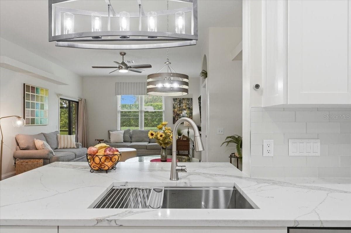 Single Family Residence at 730 MARTINIQUE CIR, LAKELAND, photo 9 of 62