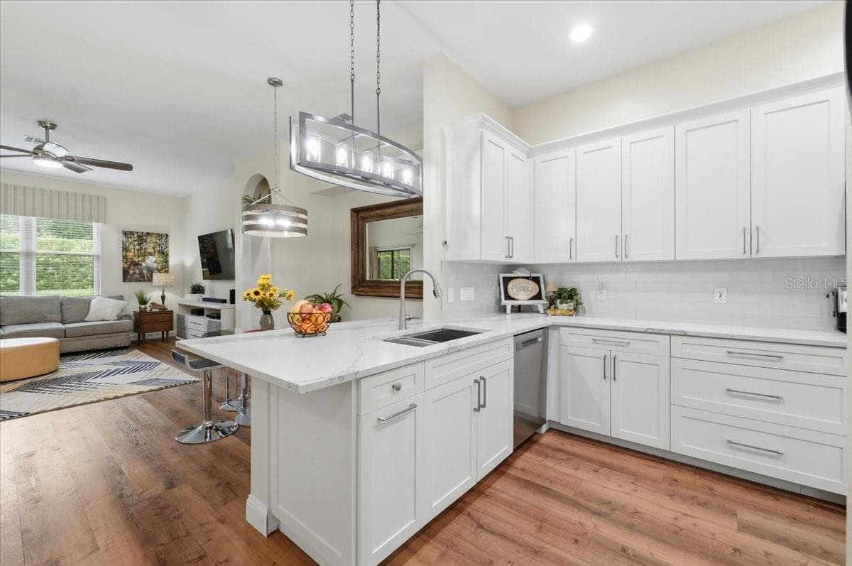 Single Family Residence at 730 MARTINIQUE CIR, LAKELAND, photo 10 of 62