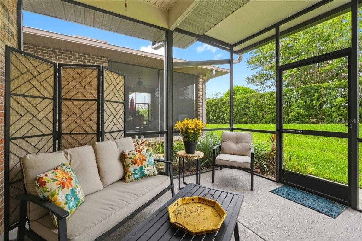Single Family Residence at 730 MARTINIQUE CIR, LAKELAND, photo 5 of 62