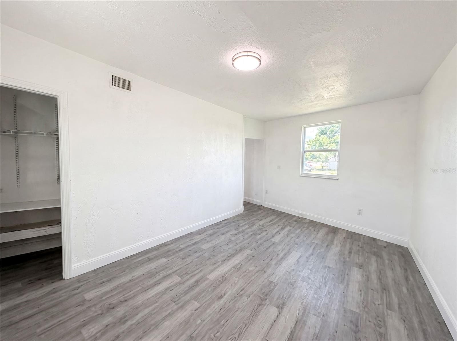 Single Family Residence at 21530 GLENDALE AVE, PORT CHARLOTTE, photo 4 of 25