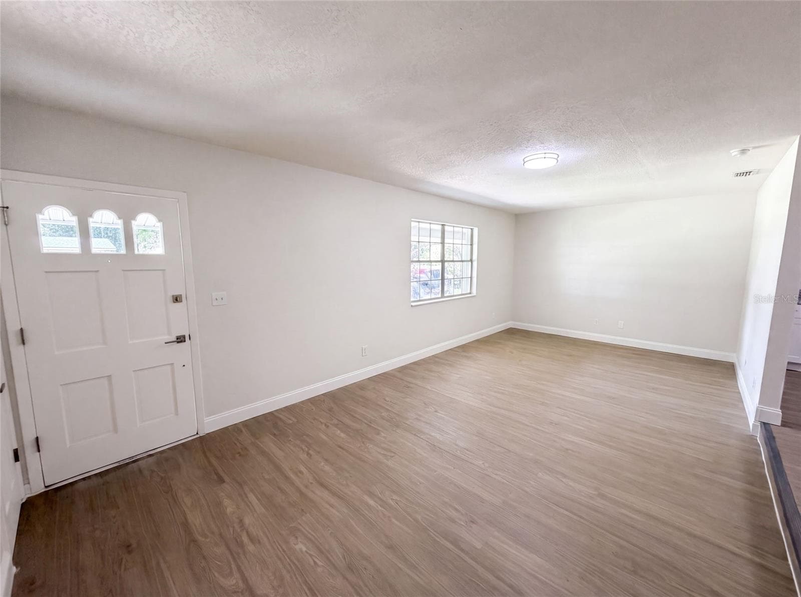Single Family Residence at 585 HEWETT DR, ORLANDO, photo 6 of 22