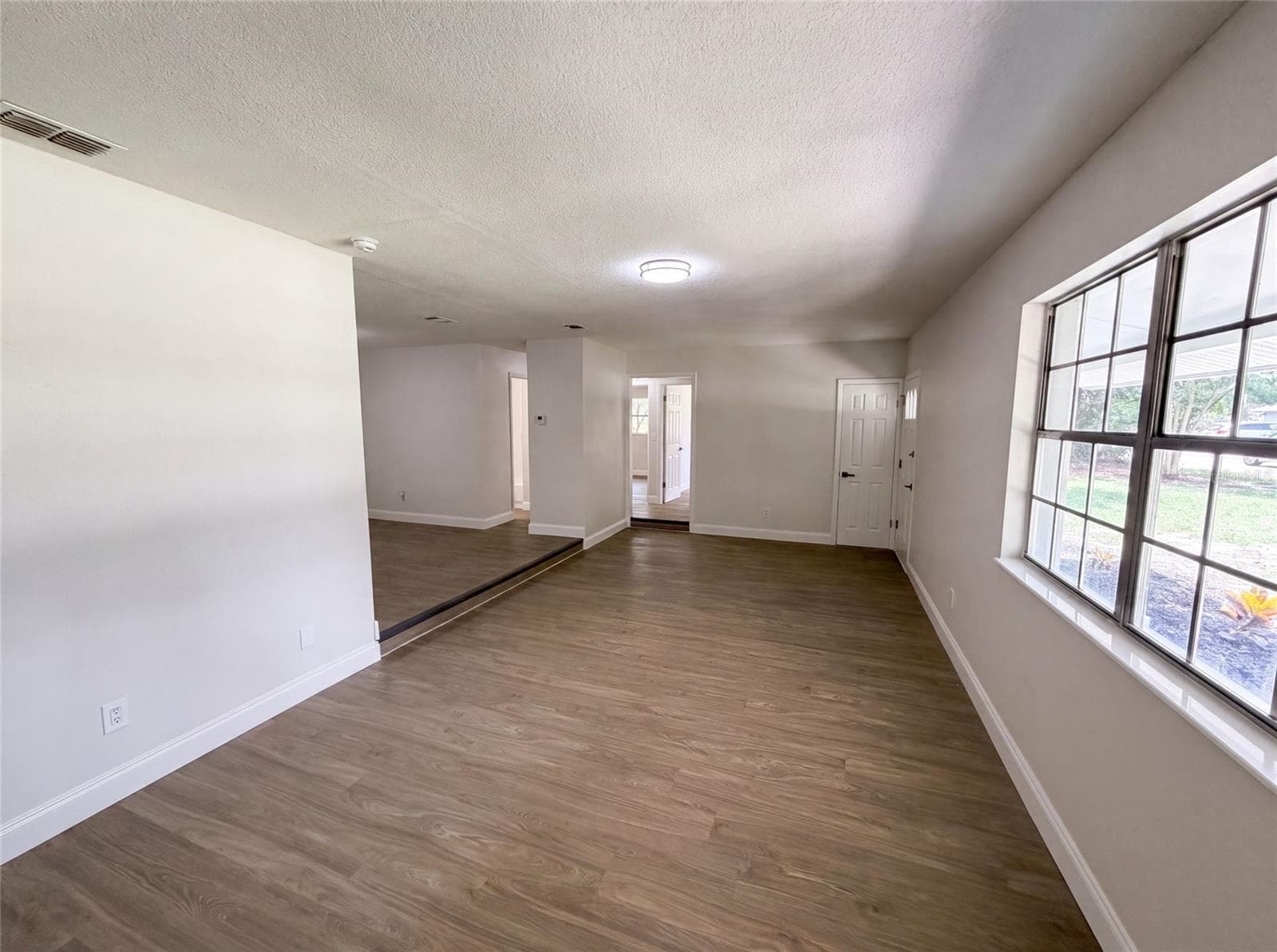 Single Family Residence at 585 HEWETT DR, ORLANDO, photo 13 of 22